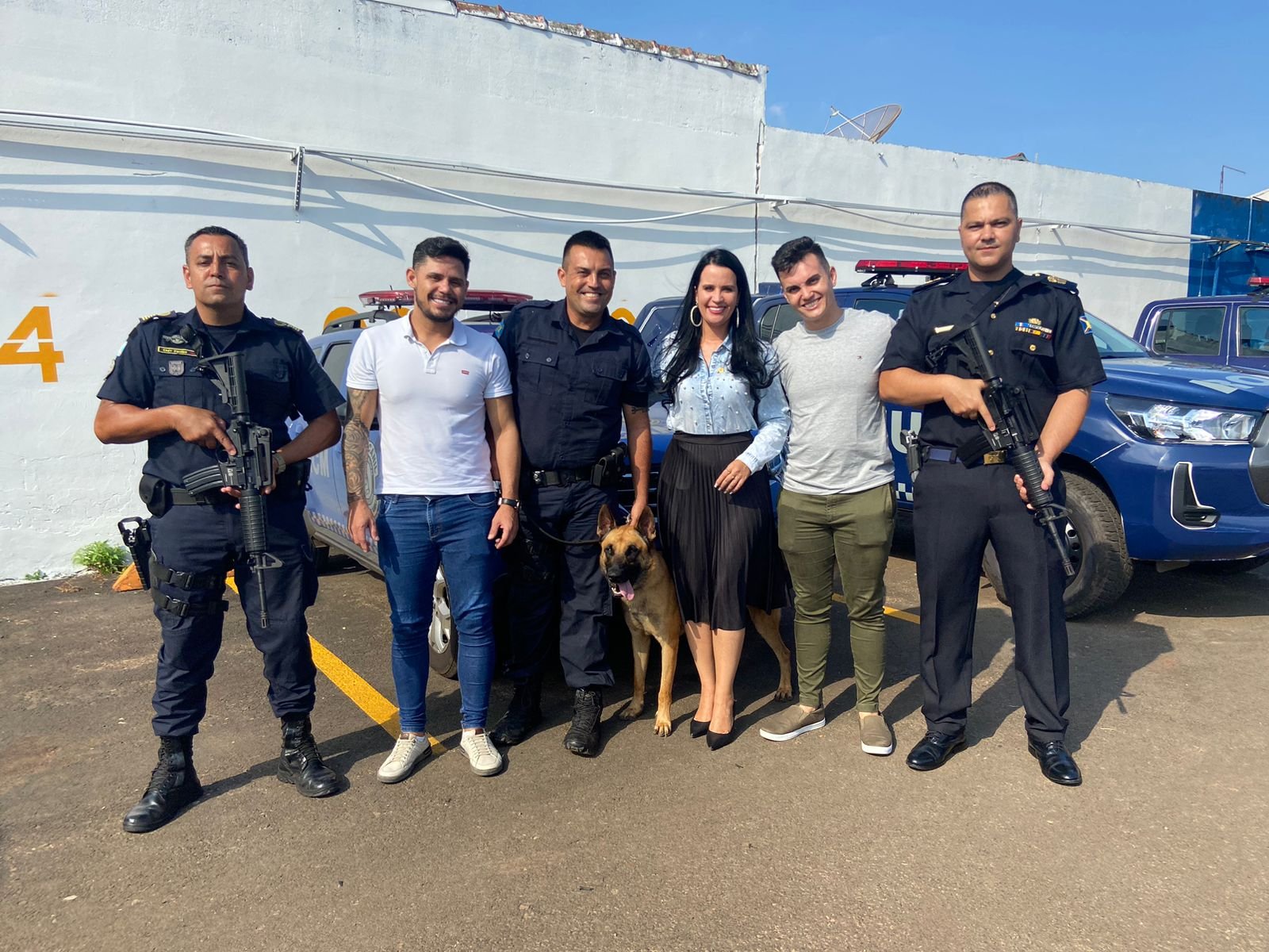 Deputada Leticia Aguiar Entrega Armamentos Para Gcm Da Cidade De Artur