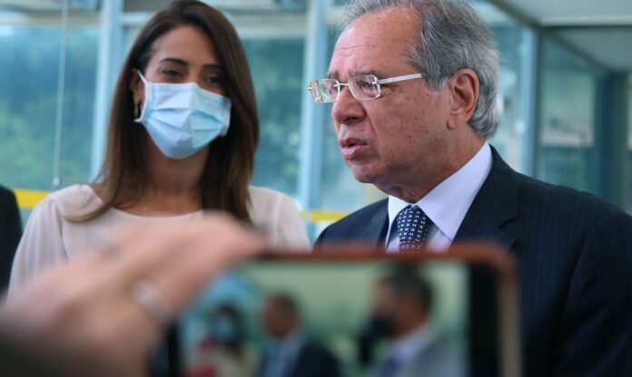 Gastos pandemia Paulo Guedes