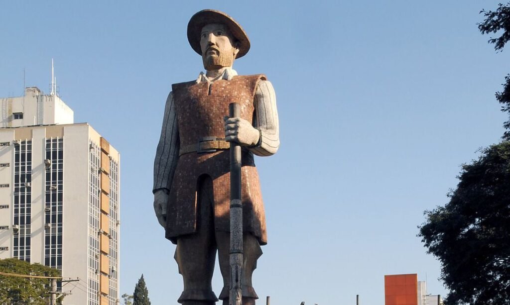 estátua do Borba Gato