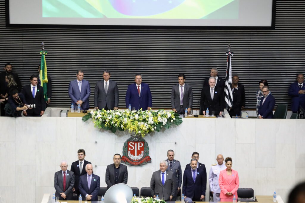 Tarcísio posse de deputados