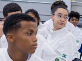 Educação de SP propõe estágio remunerado para alunos do Ensino Médio