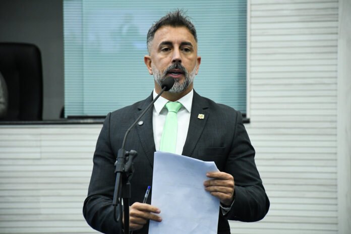 Frente Parlamentar contra a erotização infantil