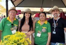 Deputada Leticia Aguiar valoriza artesanato de Potim durante visita à Agrotech