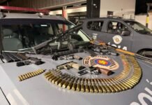 Homem é preso com fuzis e espingardas e mais de 1,5 mil munições em Caraguatatuba