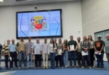 Leticia Aguiar e vereador Senna reúnem produtores de leite e reforçam apoio ao PL que protege a cadeia leiteira paulista