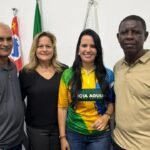 Deputada Leticia Aguiar entrega veículo para transporte de pacientes em Salmourão